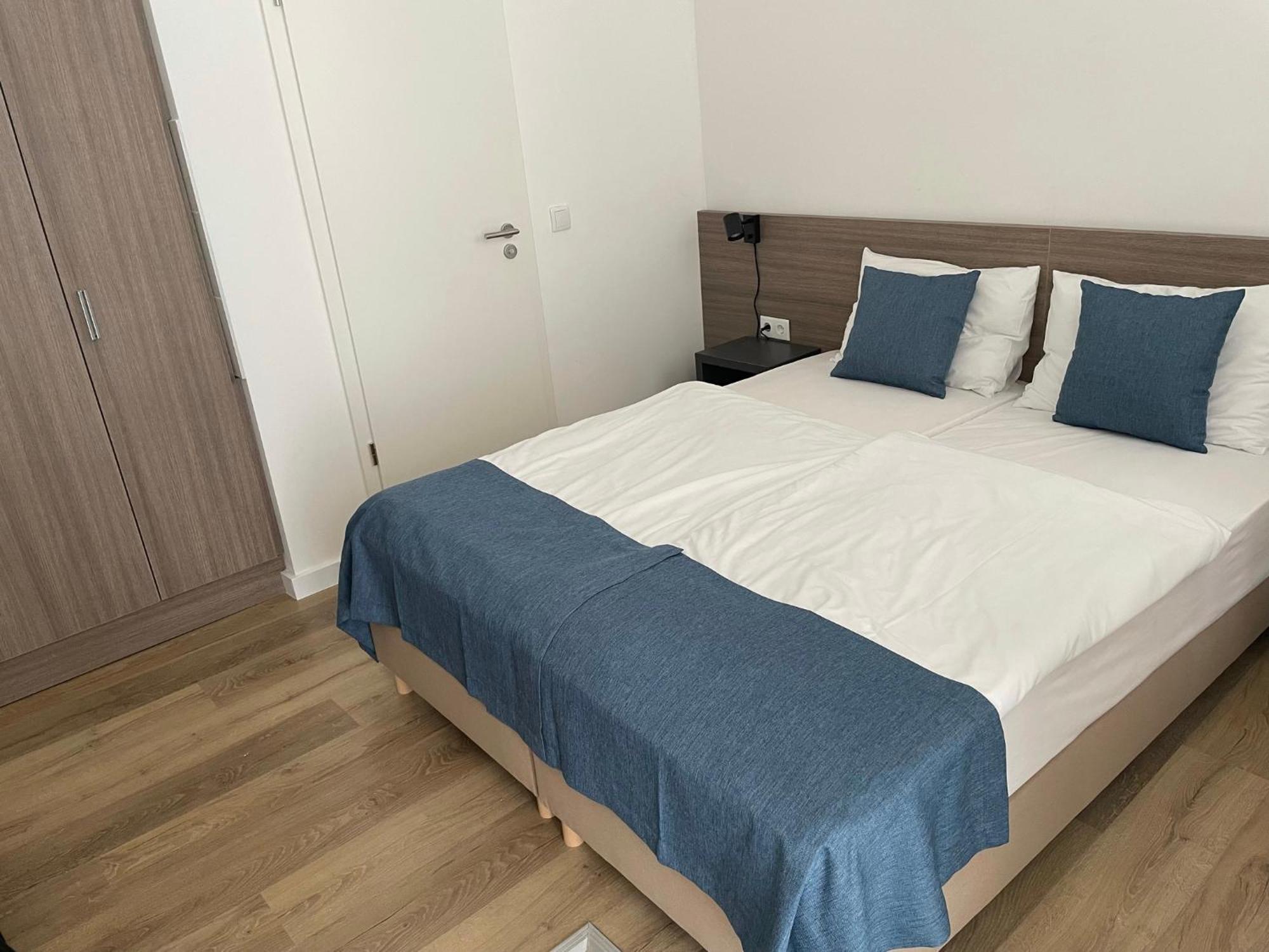 Res City Residence Hotel บูดาเปสต์ ภายนอก รูปภาพ