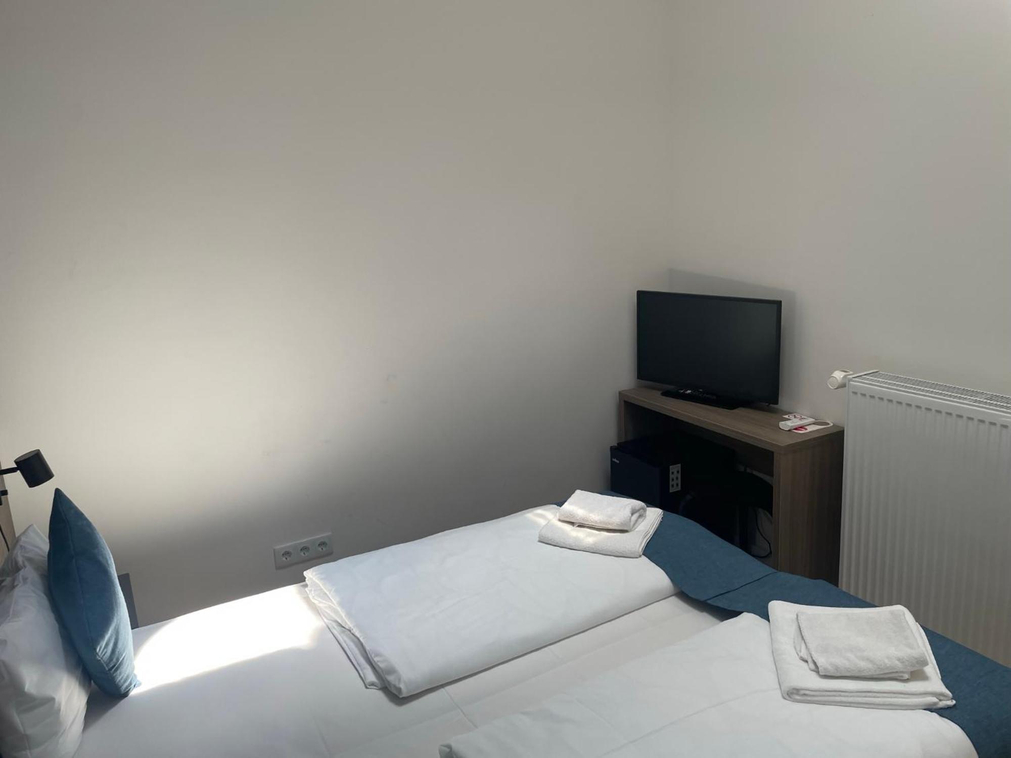 Res City Residence Hotel บูดาเปสต์ ภายนอก รูปภาพ